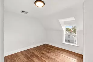 17 Cottage St, Marblehead, MA 01945 - Photo 21