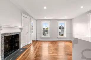17 Cottage St, Marblehead, MA 01945 - Photo 5