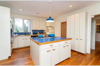 140 Pleasant St, Newton, MA 02459 - Photo 27