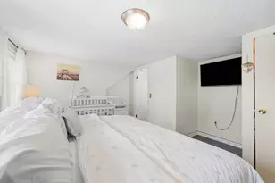 68 Alhambra Cir N, Agawam, MA 01001 - Photo 25