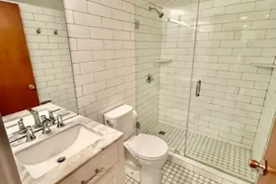 7 Thacher Ct, Boston, MA 02113 - Photo 9
