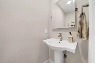 142 Main St, Amesbury, MA 01913 - Photo 15