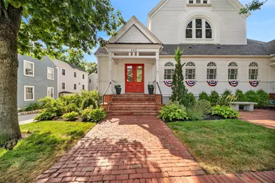 142 Main St #4, Amesbury, MA 01913 - Photo 3