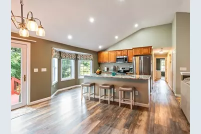 37 Moreland Green Dr, Worcester, MA 01609 - Photo 3