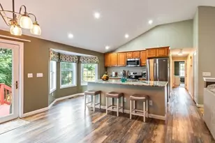 37 Moreland Green Dr, Worcester, MA 01609 - Photo 3