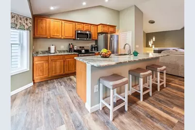 37 Moreland Green Dr, Worcester, MA 01609 - Photo 5