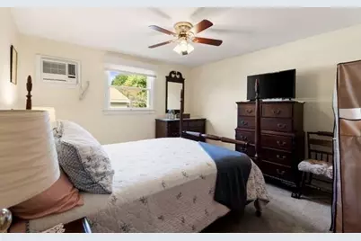 15 Marlboro Rd, Woburn, MA 01801 - Photo 13