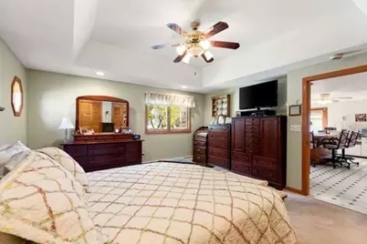 15 Marlboro Rd, Woburn, MA 01801 - Photo 21