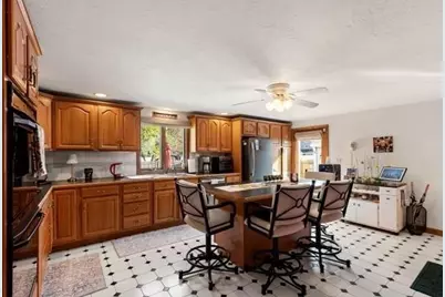 15 Marlboro Rd, Woburn, MA 01801 - Photo 15