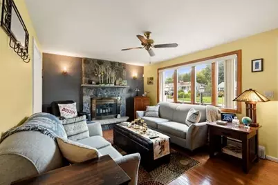 15 Marlboro Rd, Woburn, MA 01801 - Photo 5