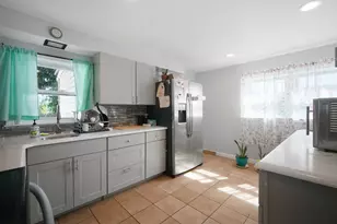 150 Lawndale St, Chicopee, MA 01013 - Photo 5