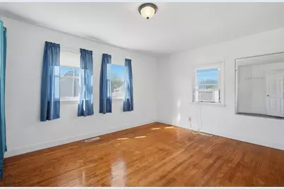 150 Lawndale St, Chicopee, MA 01013 - Photo 15