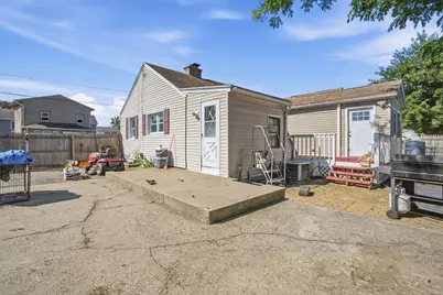 150 Lawndale St, Chicopee, MA 01013 - Photo 25