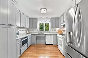 402 Prince Hinckley Rd, Barnstable, MA 02632 - Photo 9