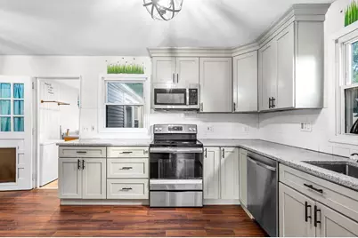 66 Hillside Ave, West Springfield, MA 01089 - Photo 9
