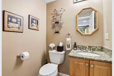 28 Hampden Ave, Burlington, MA 01803 - Photo 11