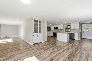 681 Center St, Ludlow, MA 01056 - Photo 3