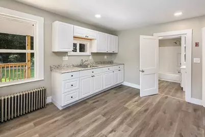 373 Highland St, Northbridge, MA 01534 - Photo 11