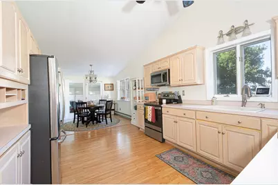 24 Lake St, Hudson, MA 01749 - Photo 7