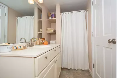 24 Lake St, Hudson, MA 01749 - Photo 11