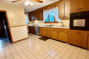 168 Middlesex Ave, Medford, MA 02155 - Photo 5