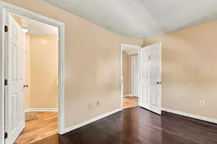 102 Sunderland Rd, Worcester, MA 01604 - Photo 21