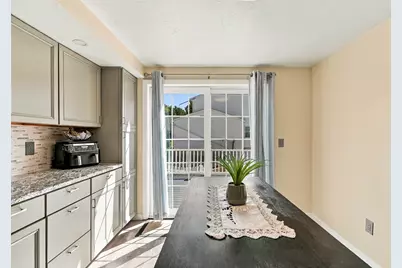 102 Sunderland Rd, Worcester, MA 01604 - Photo 11