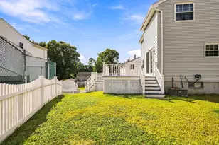 102 Sunderland Rd, Worcester, MA 01604 - Photo 29