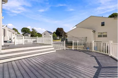 102 Sunderland Rd, Worcester, MA 01604 - Photo 31