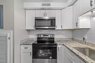 103 Oak Ln, Brockton, MA 02301 - Photo 9