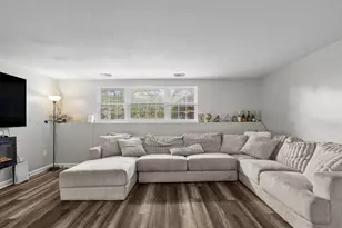 103 Oak Ln, Brockton, MA 02301 - Photo 5