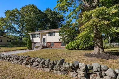 8 Yale St, Groveland, MA 01834 - Photo 3