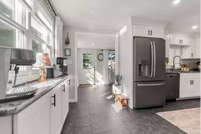 8 Yale St, Groveland, MA 01834 - Photo 9