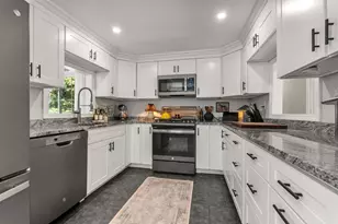 8 Yale St, Groveland, MA 01834 - Photo 7