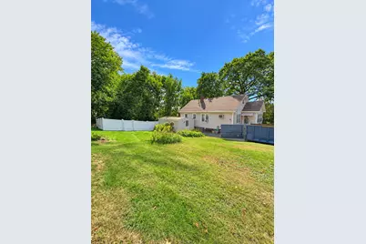 16 Winnipeg St, Worcester, MA 01607 - Photo 21