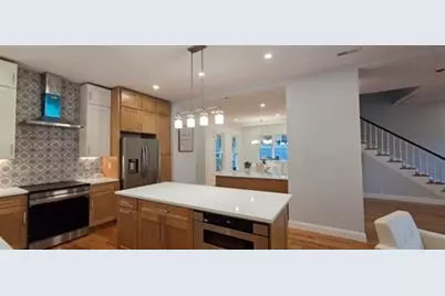 36 Mystic St, Medford, MA 02155 - Photo 5