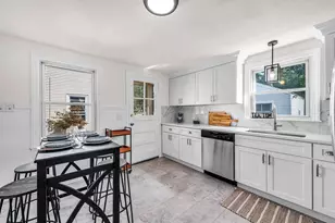23 Schley St, Springfield, MA 01109 - Photo 11