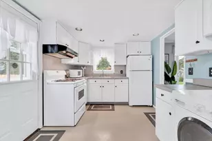 7 Queens Bay Ln, Bourne, MA 02532 - Photo 3
