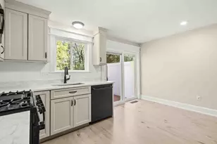 31 Farrwood Dr, Haverhill, MA 01835 - Photo 7