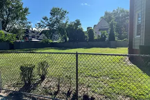38 Northampton Ave, Springfield, MA 01109 - Photo 5