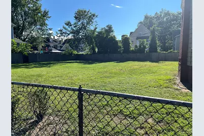 38 Northampton Ave, Springfield, MA 01109 - Photo 3