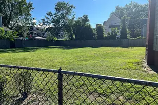 38 Northampton Ave, Springfield, MA 01109 - Photo 3