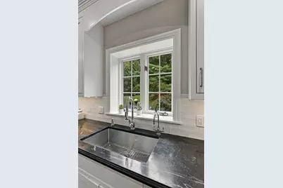 12 Daniel Shays Rd, Hopkinton, MA 01748 - Photo 11