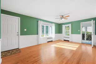 17 Smith St, Uxbridge, MA 01569 - Photo 5