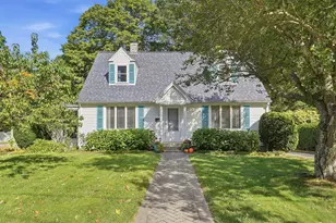 17 Smith St, Uxbridge, MA 01569 - Photo 1