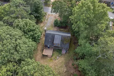 35 Pinecrest Beach Dr, Falmouth, MA 02536 - Photo 11