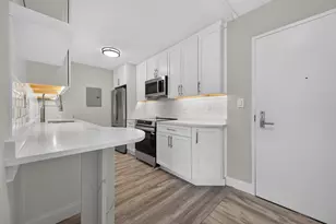 566 Commonwealth Ave, Boston, MA 02215 - Photo 13