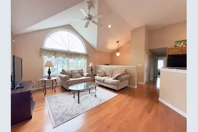 75 Moreland Green Dr, Worcester, MA 01609 - Photo 3
