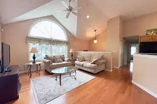 75 Moreland Green Dr, Worcester, MA 01609 - Photo 3