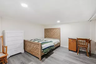 1774 Carew St, Springfield, MA 01104 - Photo 33